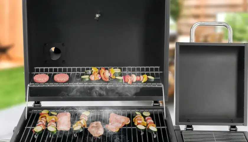 Najlepsze grille węglowe z wędzarnią - funkcje, modele i ceny