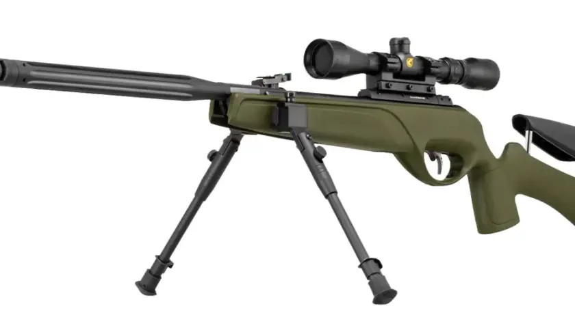 Carabine verte avec lunette et bipied. La question est : a partir de combien de joules faut il un permis ?