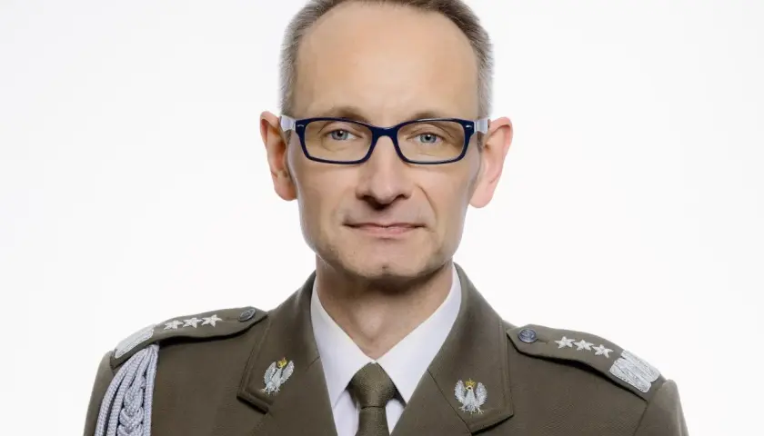 Czy warto zostać lekarzem wojskowym? Zalety i wady tej kariery