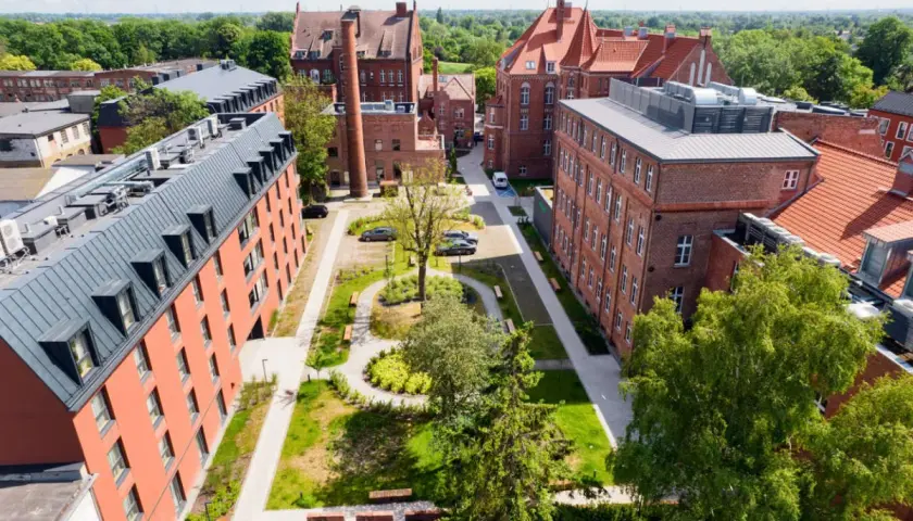 Dworek Uphagena: Historia, atrakcje i nowoczesne udogodnienia