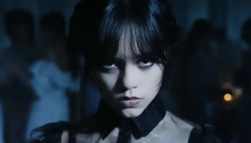 Jak zrobić makijaż Wednesday Addams i wyglądać jak gotycka ikona.