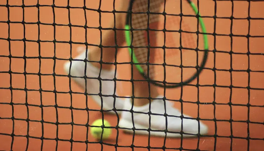 Tenis od podstaw do finezji: technika, korty i rytuały gry