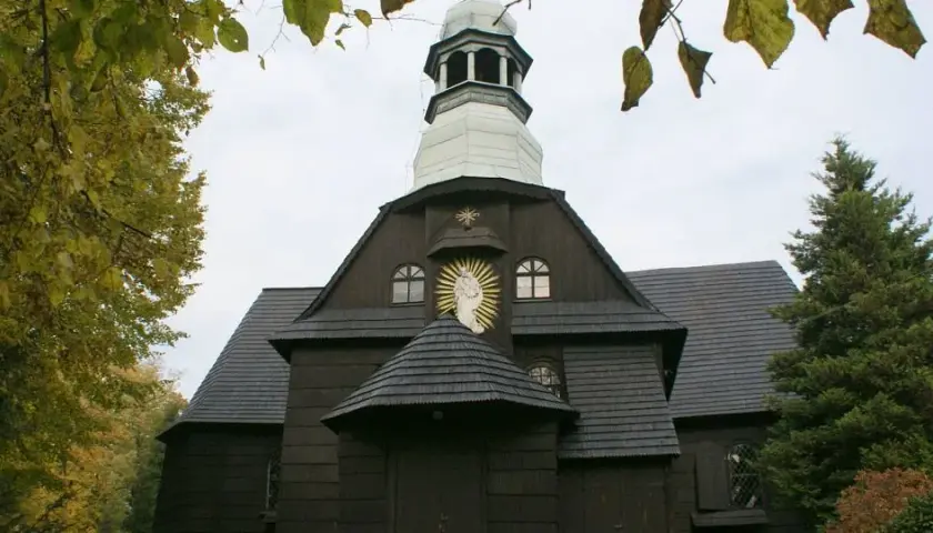 Drewniane kościoły na Śląsku: historia, ciekawostki i najpiękniejsze zabytki sakralne