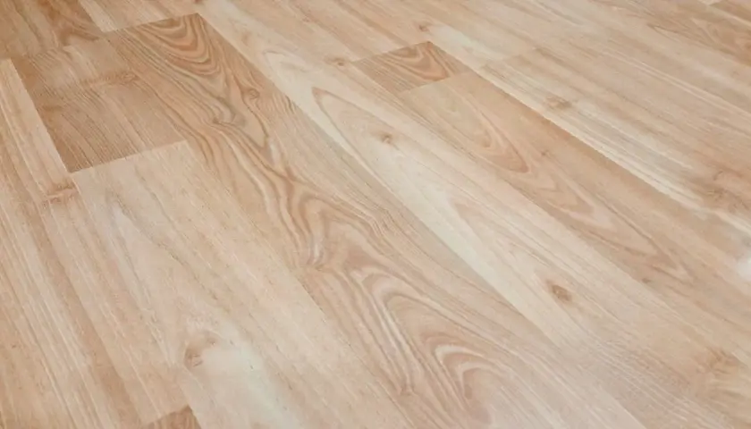 Jak dobrać odpowiedni materiał podłogowy do rodzaju pomieszczenia?