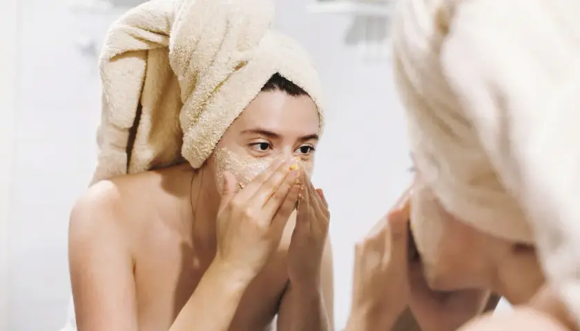 Jak zrobić peeling do twarzy w domu – proste przepisy dla każdego