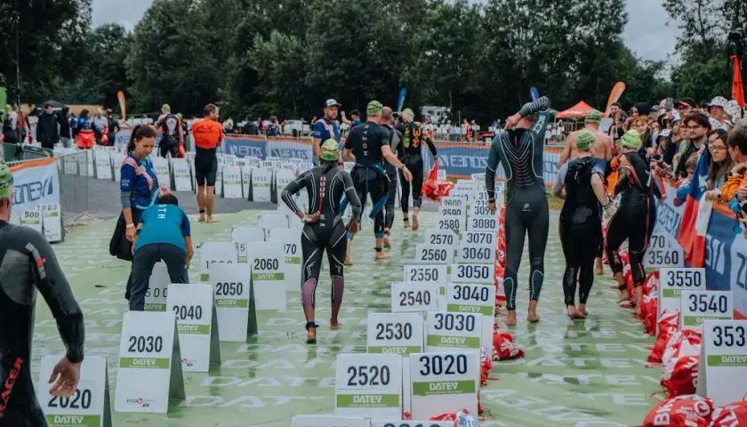 Jak skutecznie przygotować się do startu w triathlonie?