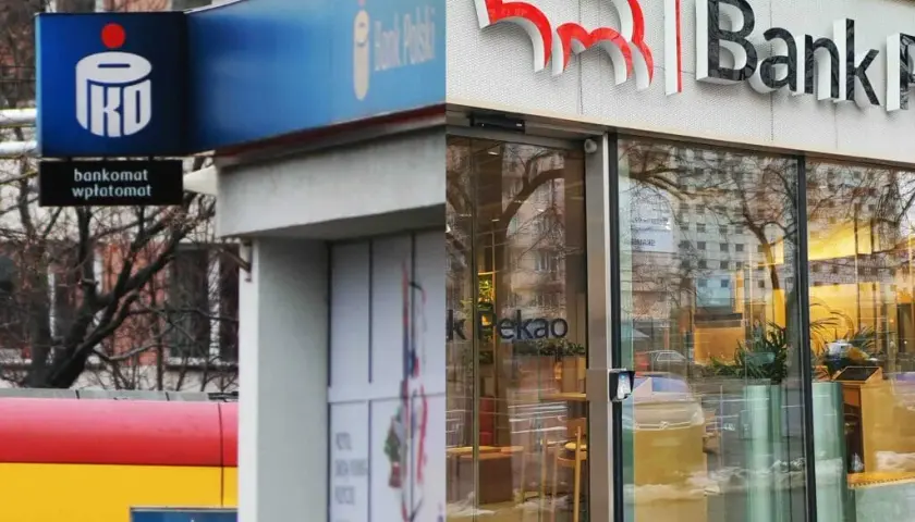 Który bank lepszy: PKO czy Pekao? Porównanie usług i opinii klientów