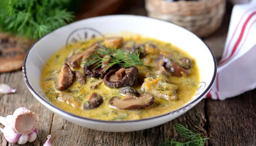 Jak doprawić zupę grzybową, aby zyskała wyjątkowy smak i aromat