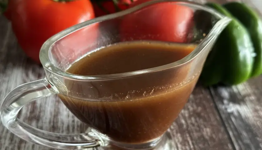 Jak zrobić sos balsamiczny do sałatki w 5 minut - proste przepisy