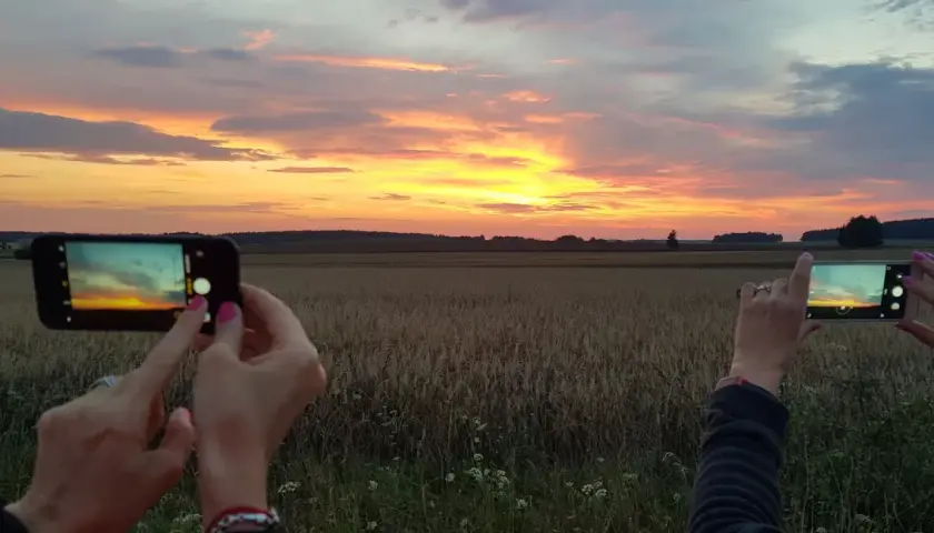Jak zrobić dobre zdjęcie telefonem? Proste triki, które zaskoczą