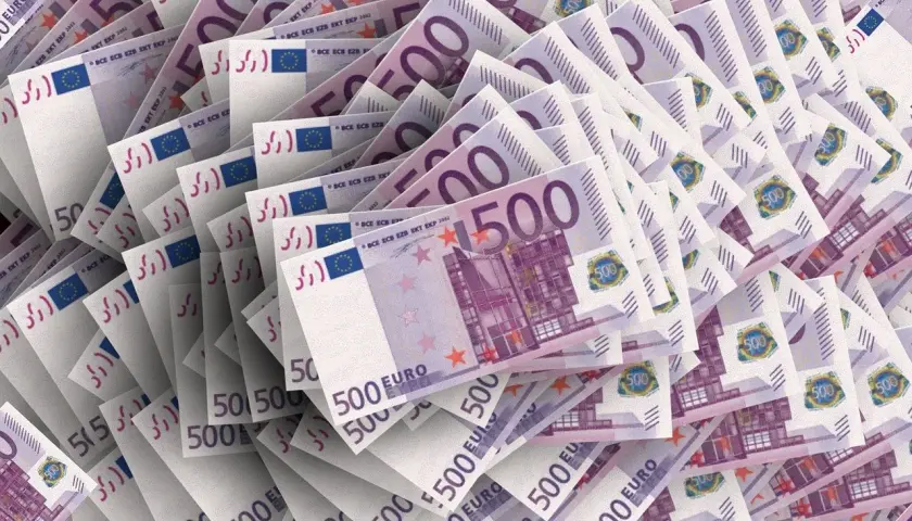 Ile waluty można przewieźć przez granicę – kluczowe informacje, które musisz znać
