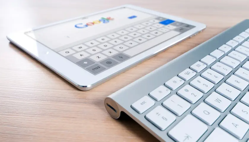 Rola seo w podnoszeniu online widoczności w platformach społecznościowych.