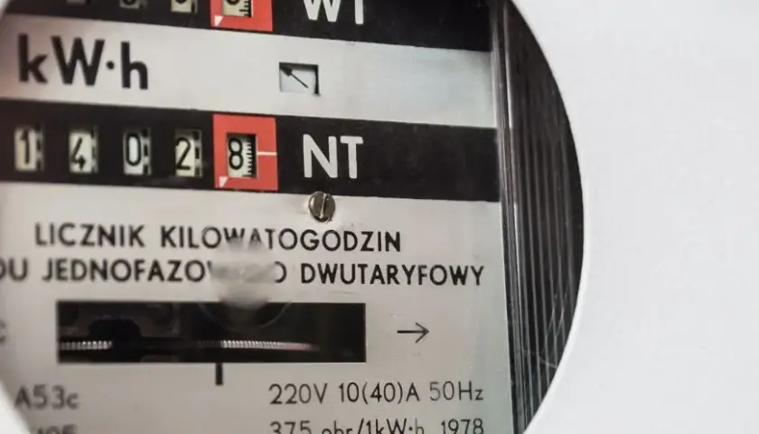 Ile czeka się na podłączenie prądu? Sprawdź, jak skrócić czas i uniknąć problemów