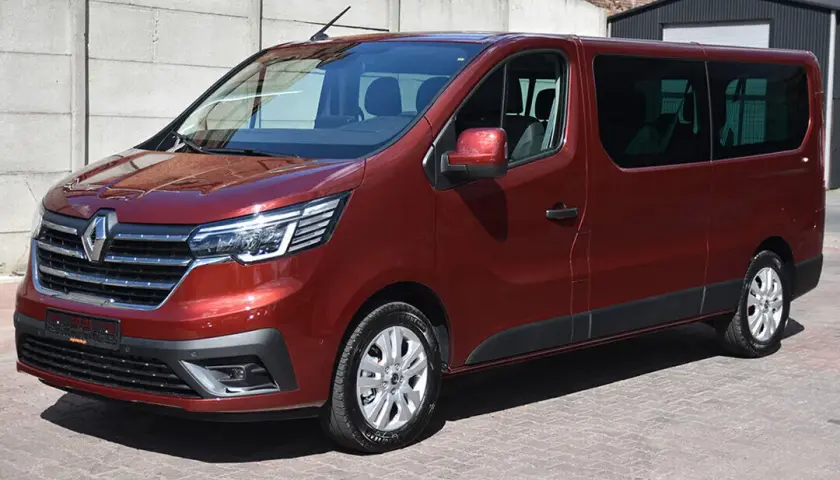 Ile waży bus 9 osobowy? Zaskakujące różnice w wagach modeli