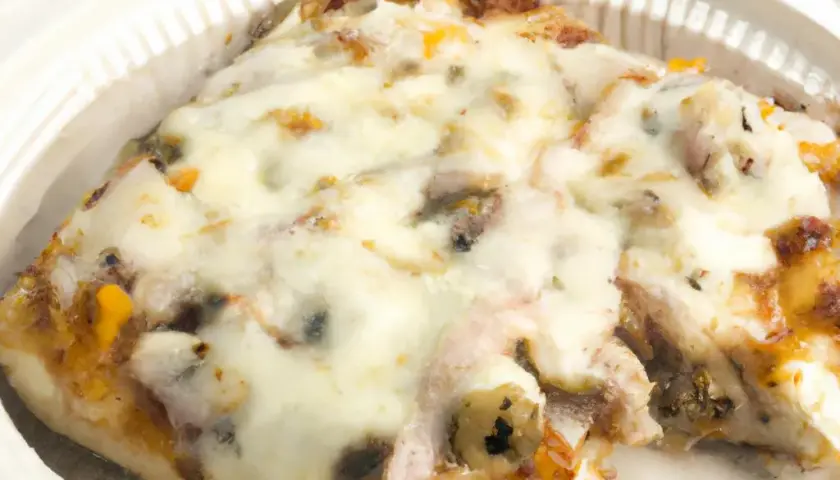 Czy mrożoną pizzę można zrobić w mikrofali? Sprawdź skuteczne metody
