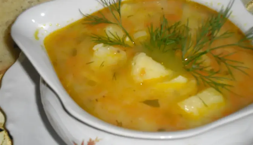 Jakie przyprawy do zupy ziemniaczanej poprawią jej smak i aromat