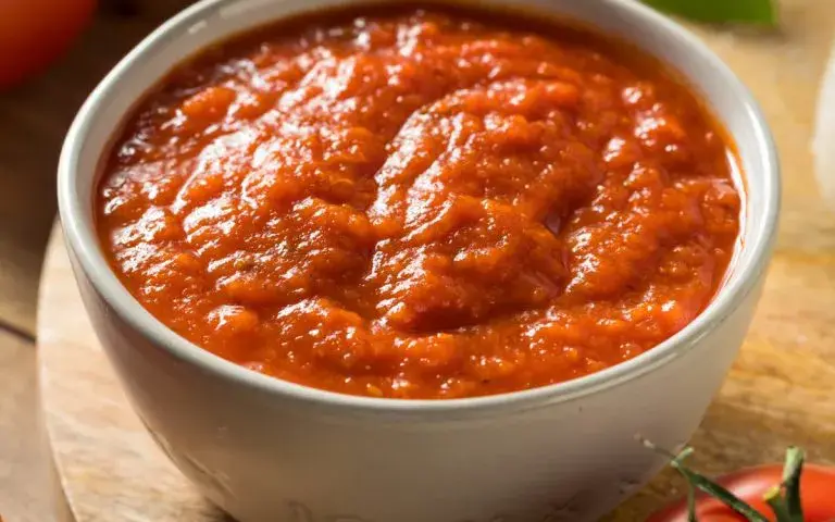 Najlepszy sos pomidorowy do pizzy: proste przepisy i porady