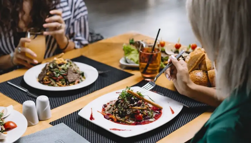 Gdzie zjeść w Ostrowie? Odkryj najlepsze lokale gastronomiczne