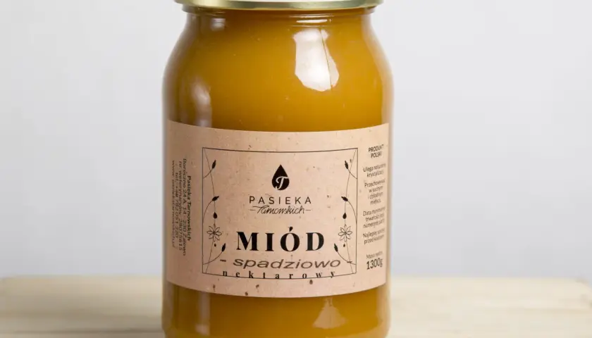 Miód nektarowo-spadziowy na co pomaga – skuteczne wsparcie zdrowia