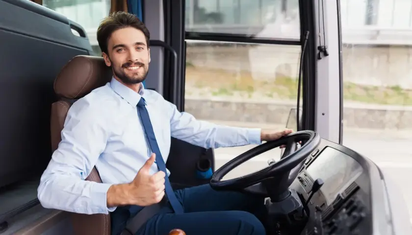 Ile godzin może jechać kierowca autokaru? Poznaj ważne przepisy