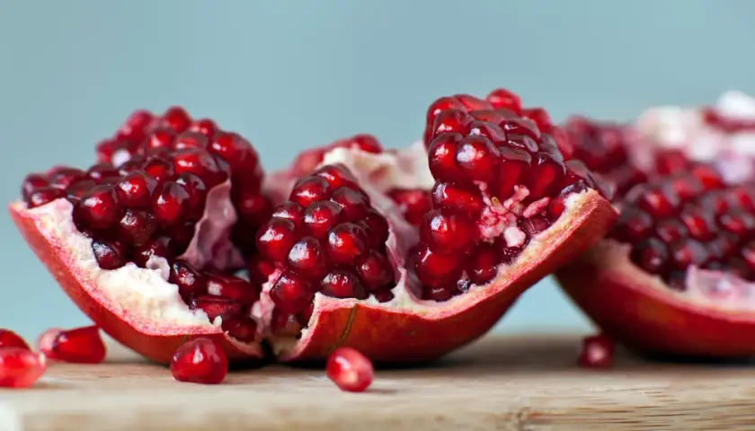 Ile kalorii ma granat: poznaj prawdziwą wartość odżywczą tego superfoodu