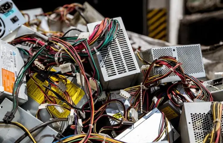 Gdzie wyrzucić elektrośmieci w Gdańsku? Kompletny przewodnik