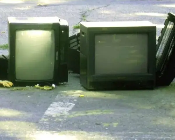 Co zrobić ze starym telewizorem? Oto najlepsze sposoby na jego wykorzystanie