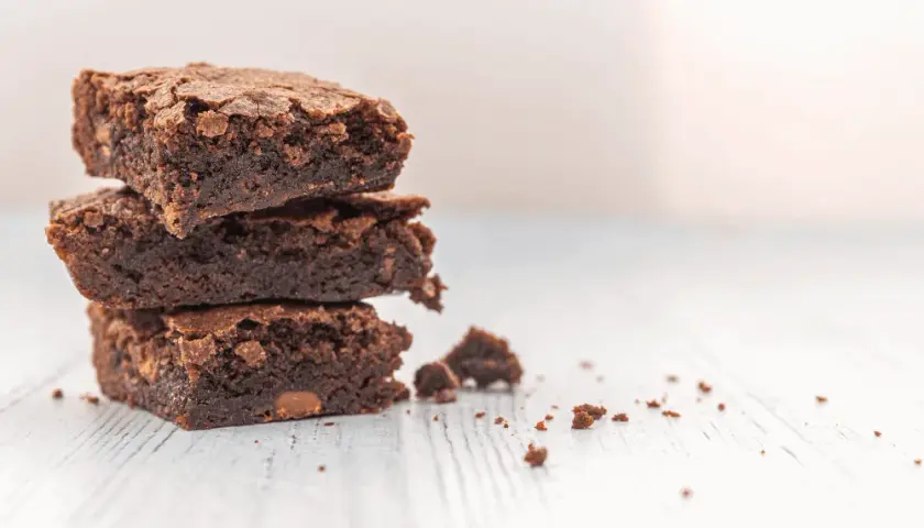 Najszybsze brownie z 3 składników: prosty przepis na pyszne ciasto
