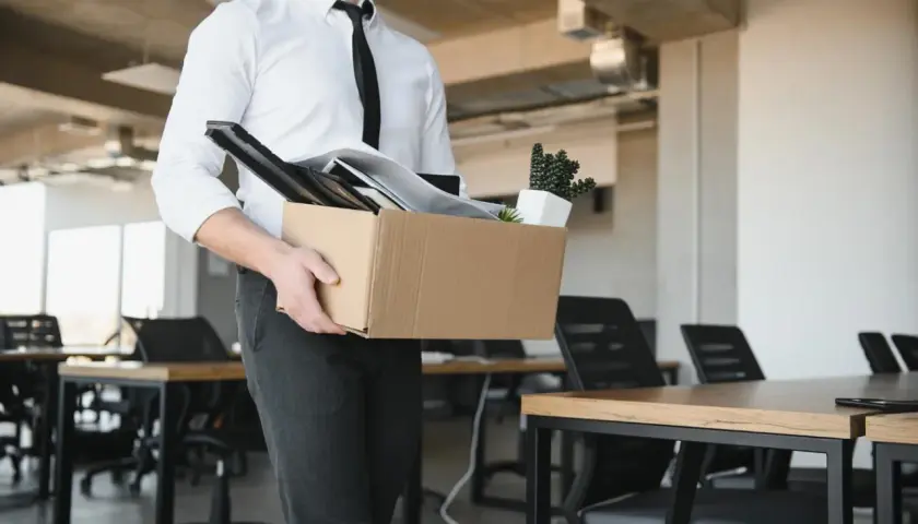 Firma ogłasza upadłość - co z pracownikami i ich prawami?