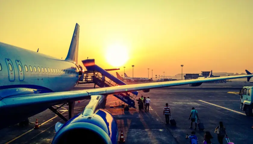 Ile kosztuje przebukowanie biletu lotniczego Ryanair? Uniknij wysokich opłat