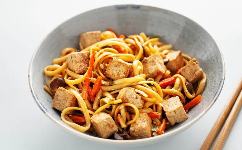 Pyszne wege spaghetti z tofu - łatwe przepisy, które pokochasz