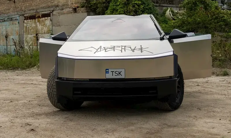 Ile kosztuje Tesla Cybertruck w Polsce? Sprawdź ukryte koszty!
