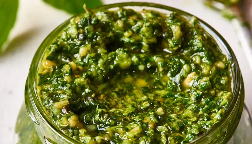 Jaki ser do pesto? Odkryj najlepsze opcje i smaki do Twojego dania