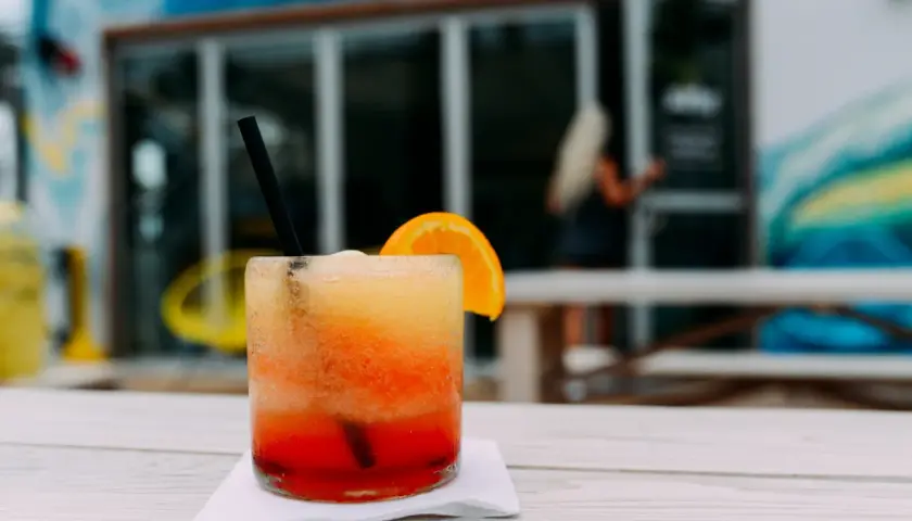 Najlepsze drinki na Sylwestra, które zachwycą Twoich gości