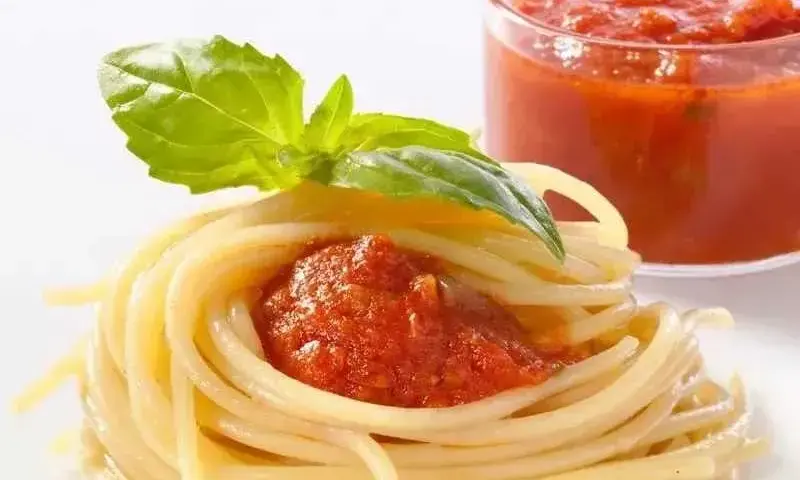 Prosty przepis na spaghetti z bazylią, który zachwyci Twoje podniebienie