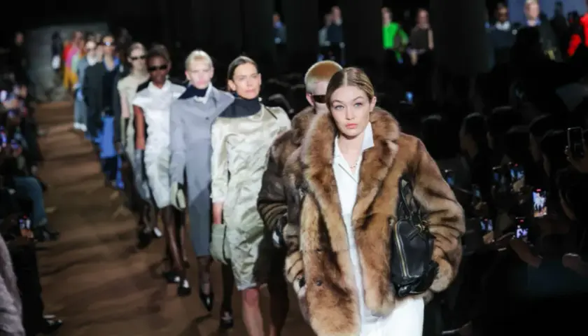 Jak się modnie ubierać zimą: sekrety stylowych i ciepłych outfitów