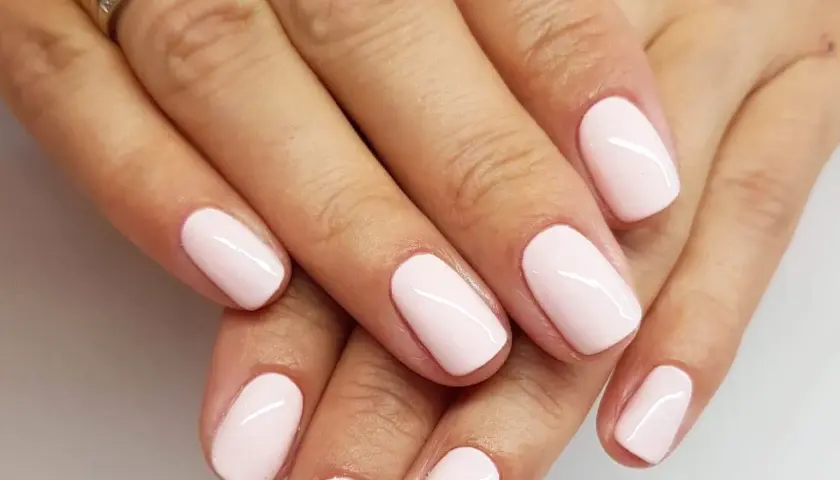 Manicure klasyczny co to jest i dlaczego warto go wypróbować w domu