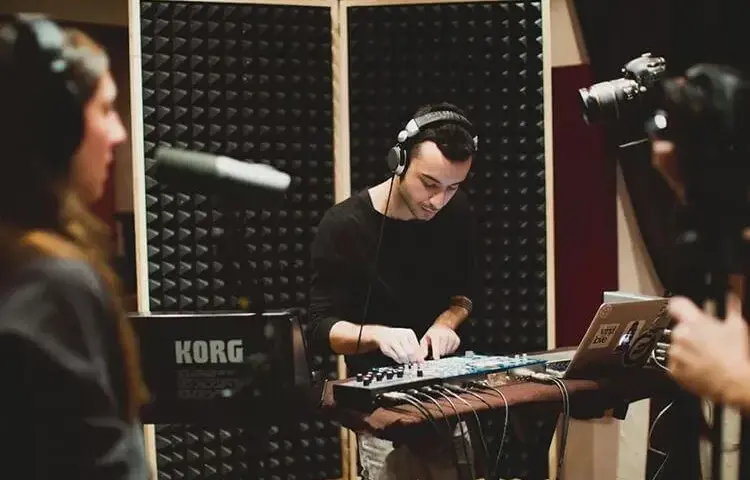 Nagrywanie utworów: Klucz do sukcesu w produkcji muzycznej