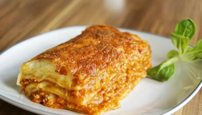 Jak zrobić lasagne z mięsem mielonym i sosem bolognese - prosty przepis
