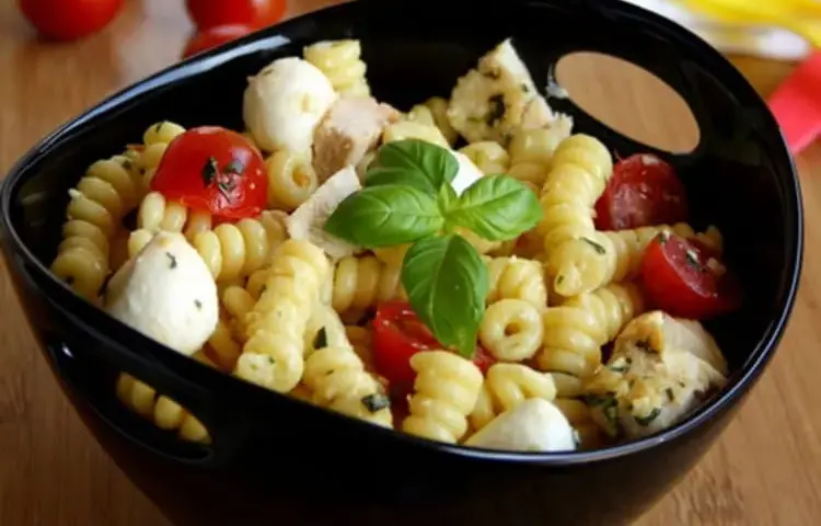 Recettes de salade froide de pâtes délicieuses et faciles à préparer