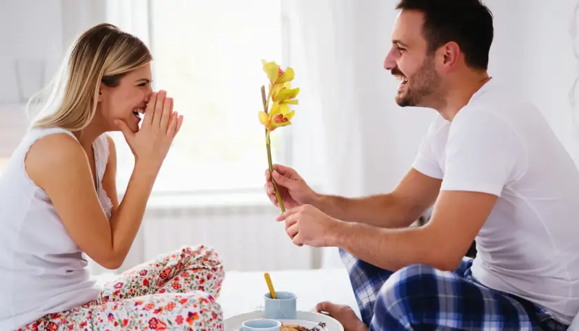 Najpiękniejsze sposoby jak zaskoczyć kobietę: 8 romantycznych pomysłów