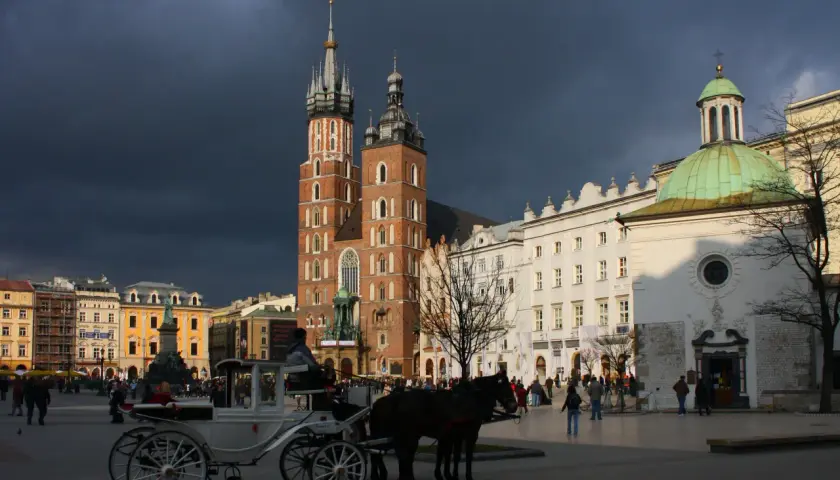 Polskie malarstwo współczesne – kluczowe informacje i artyści