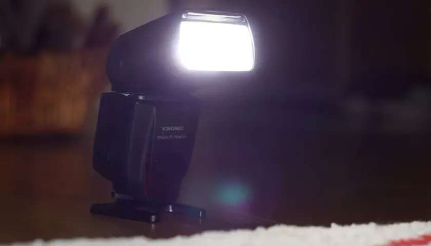 Jak wyłączyć lampę błyskową w aparacie Nikon i uniknąć niechcianego błysku