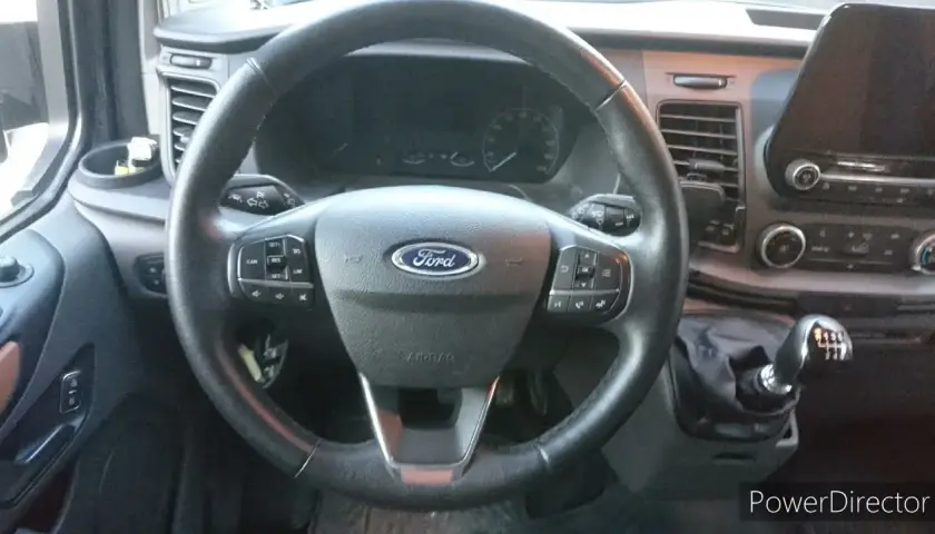 Gdzie są bezpieczniki w Fordzie Transit? Znajdź je łatwo i szybko