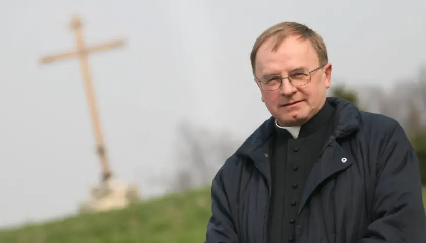 Ks. Jan Wodniak - wiek i życiorys znanego duchownego. Fakty