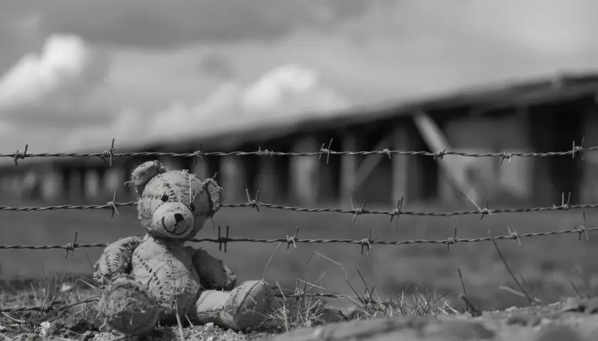 Dzieci z Auschwitz: Wstrząsająca historia małych więźniów. Ich los