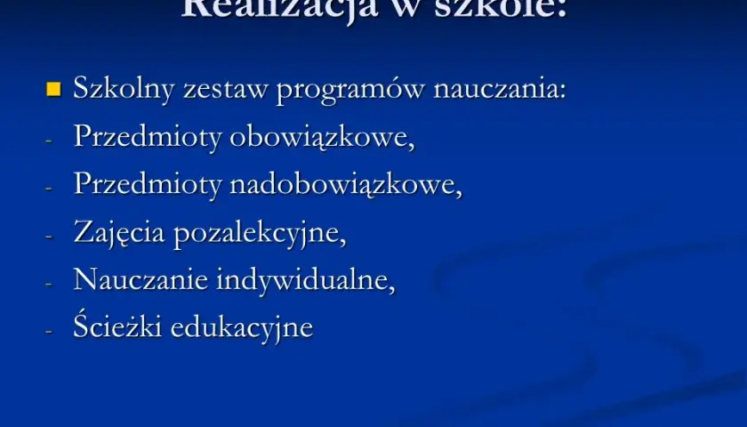 Nauczanie indywidualne: jakie przedmioty są obowiązkowe i jak je dostosować?