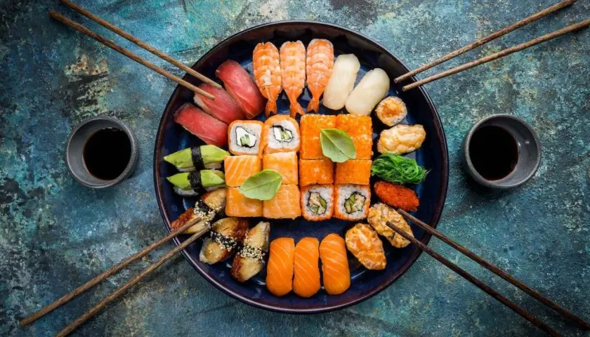 Jak zawijać sushi - proste techniki, które zaskoczą Twoich gości