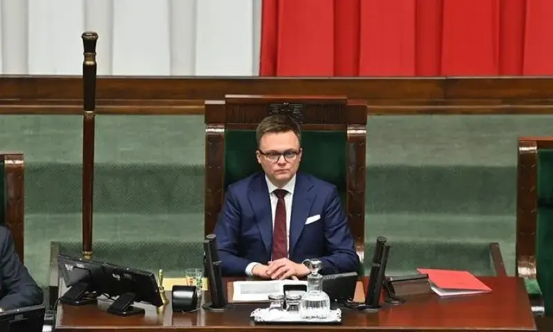 Kto jest marszałkiem sejmu i senatu? Poznaj obecnych liderów Polski