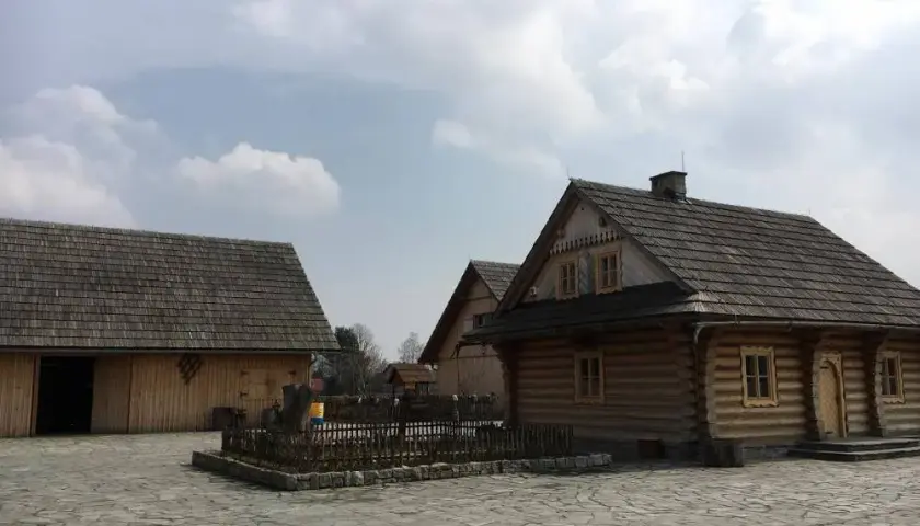 Skansen Ochaby – odkryj unikalne tradycje i atrakcje w sercu wsi